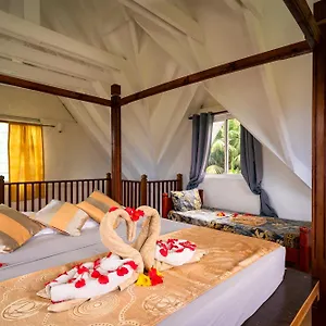 lemongrass-lodge.maheislandhotels.com/